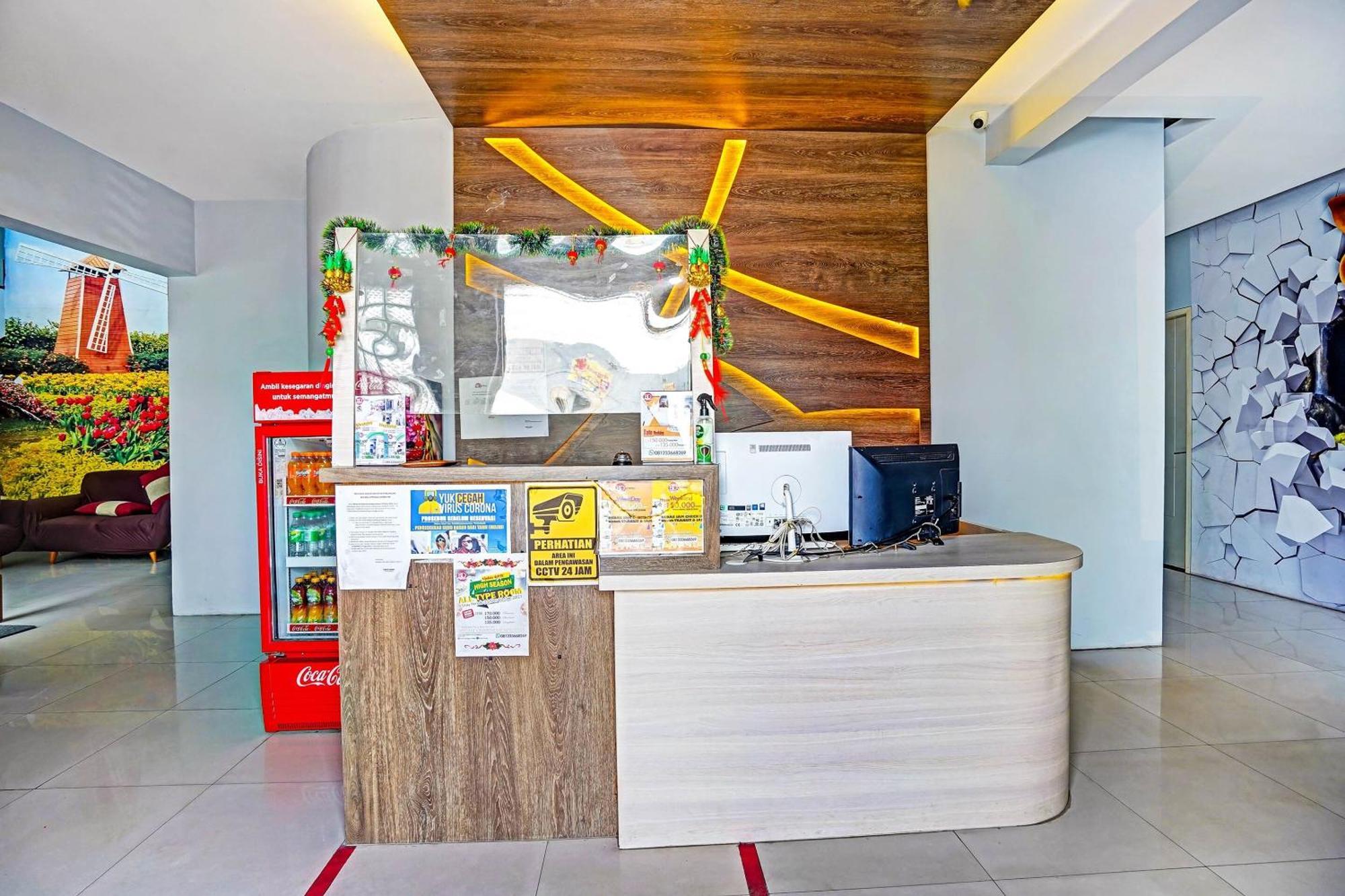 Capital O 90888 Bintang Diponggo Hotel 3*